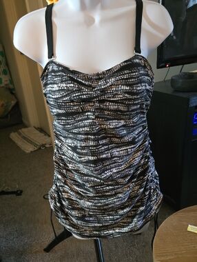 NWT Charlie Paige Black and White Ruched Swimdress